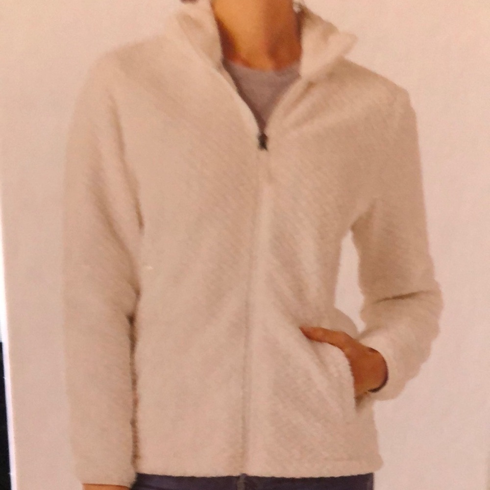 Jacket womens new size M faux fur polyester FREE2B cream zipper pockets pile